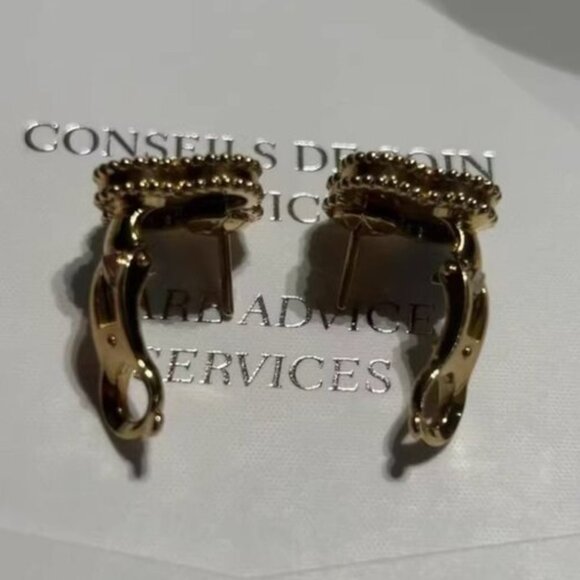 an earrings - Picture 5 of 5